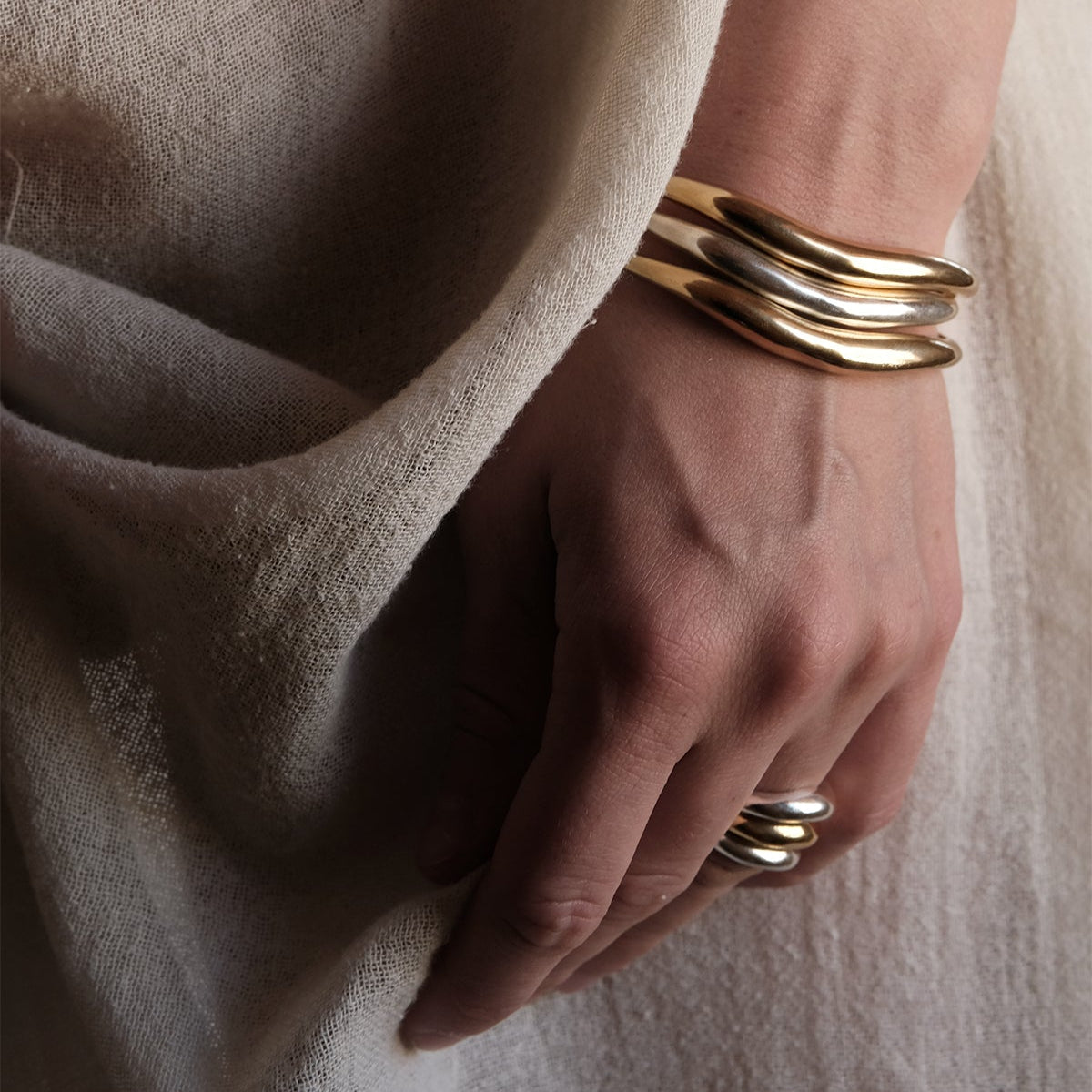 THIN COIL RING - Ruby Star